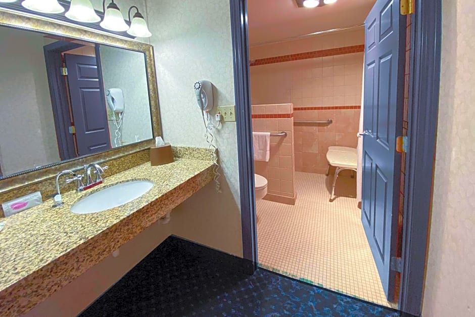 Maine Evergreen Hotel, Ascend Hotel Collection