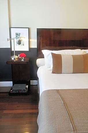 Executive Room (1 Queen Bed)