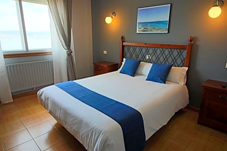 Double or Twin Room with Sea View