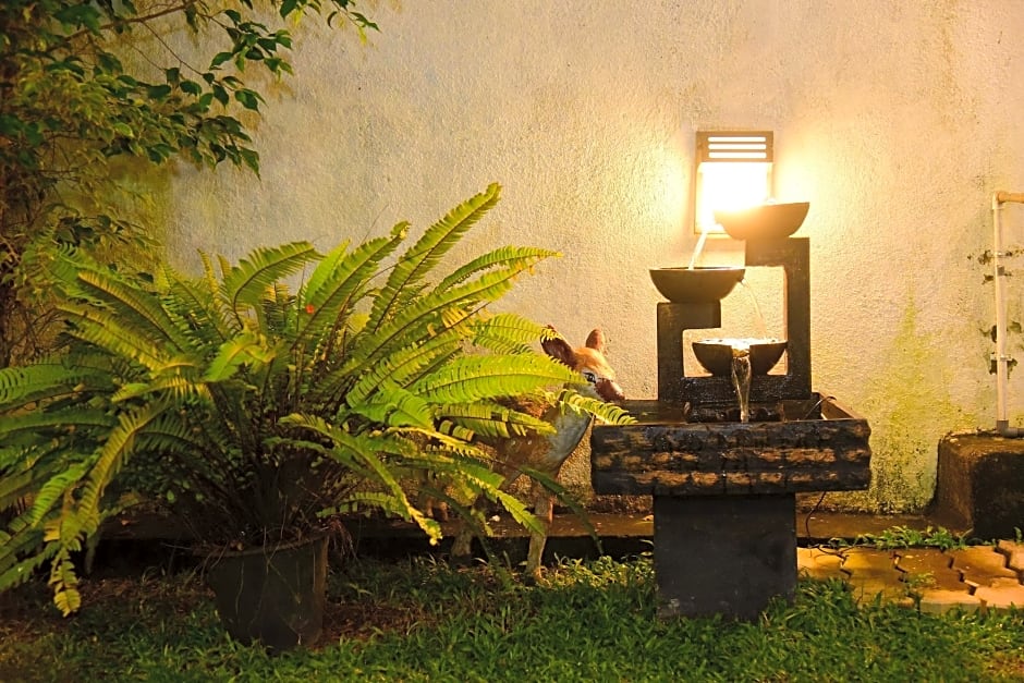 White Villa Airport Transit Hotel