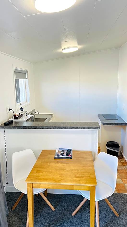 18th Avenue Thermal Motel