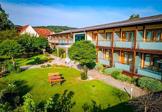 Hotel Locker & Legere