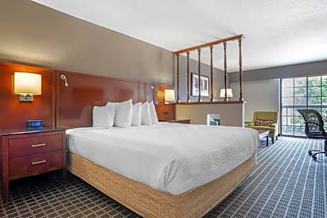 SureStay Plus Hotel by Best Western Greenwood