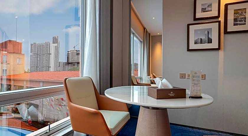 Easeland Hotel