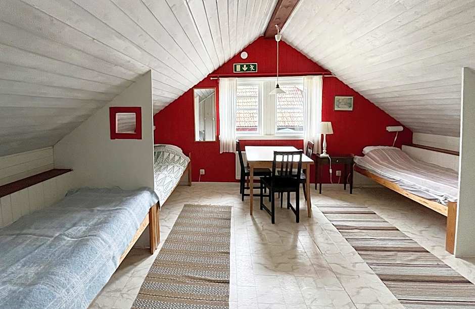 Foto 1 von 3 von Economy Triple Room with Shared Bathroom