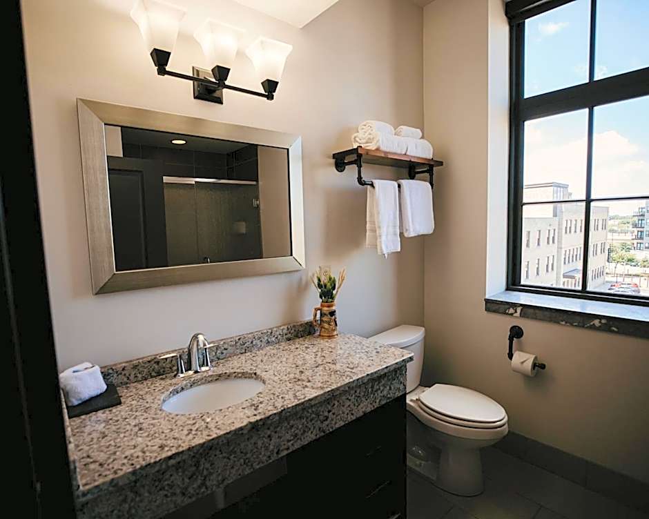 Brewhouse Inn and Suites