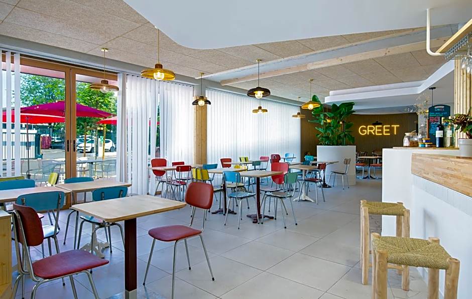 greet hotel Salon de Provence