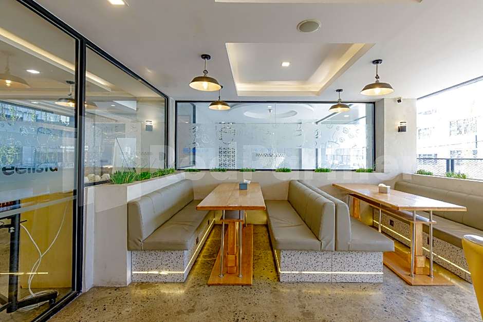 Travel Biz Hotel Medan Mitra RedDoorz