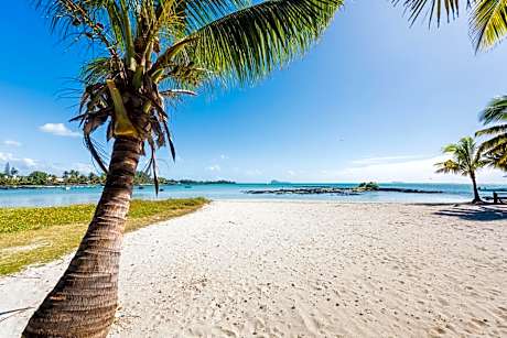 Quaint 4-bedroom Beach Villa in a fishing village