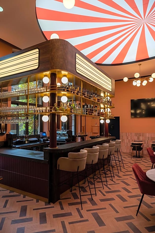 ClapClap Hôtel, Food & Bar