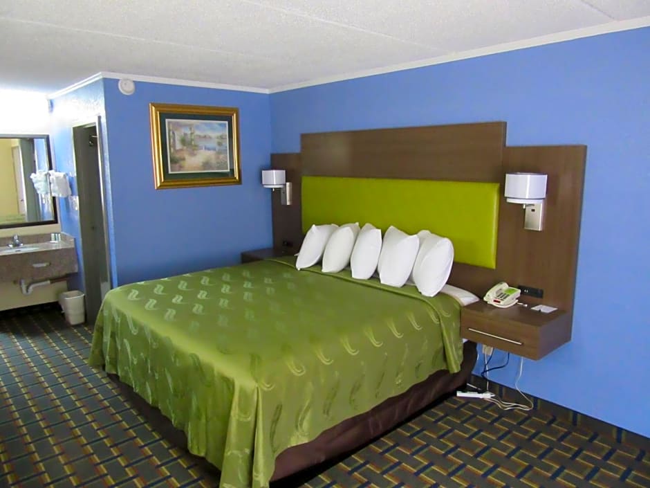 Quality Inn & Suites Near Six Flags East