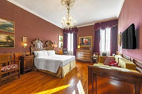 Superior room canal view