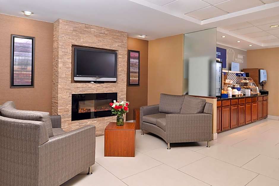 Holiday Inn Express Hotel & Suites West Chester By IHG