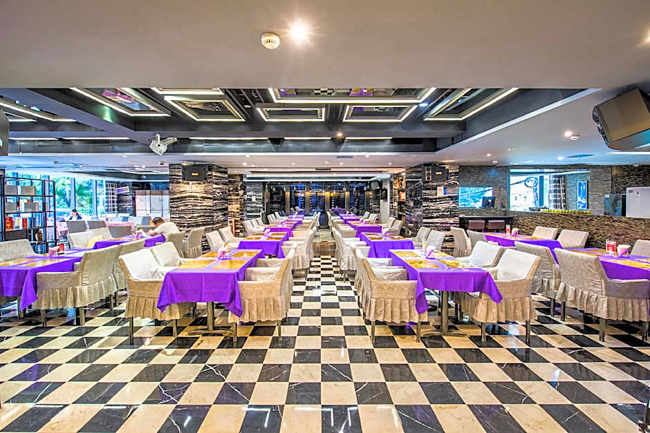 La Perle International Hotel
