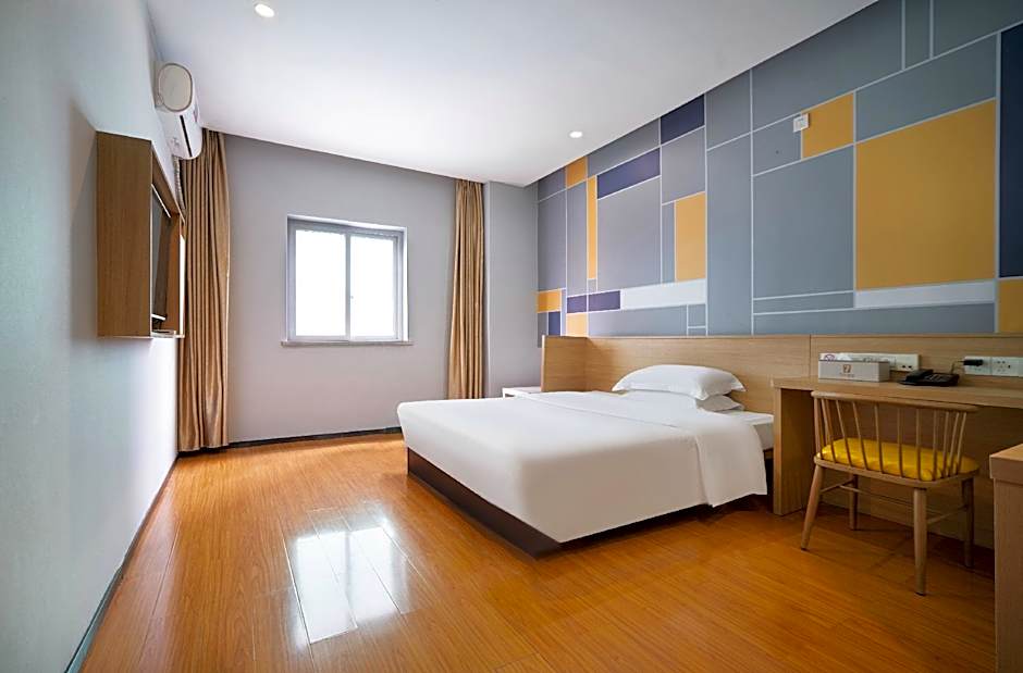 7Days Inn Chongqing Wulong City Square