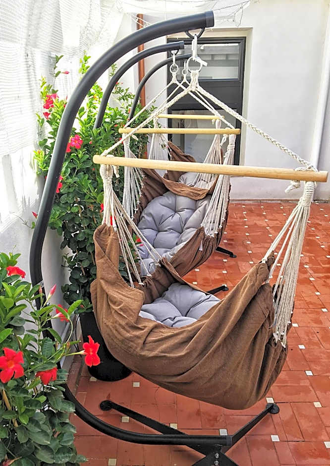 Hostel Numero Trece - Private Capsule Deds - Albergue Juvenil - FREE towels, coffee & tea, remote check-in