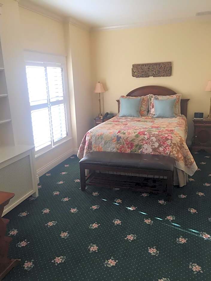 Standard 1 Queen Bed — 5 fotoğraftan 1. fotoğraf