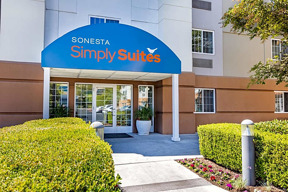 Sonesta Simply Suites Memphis East Poplar Pike