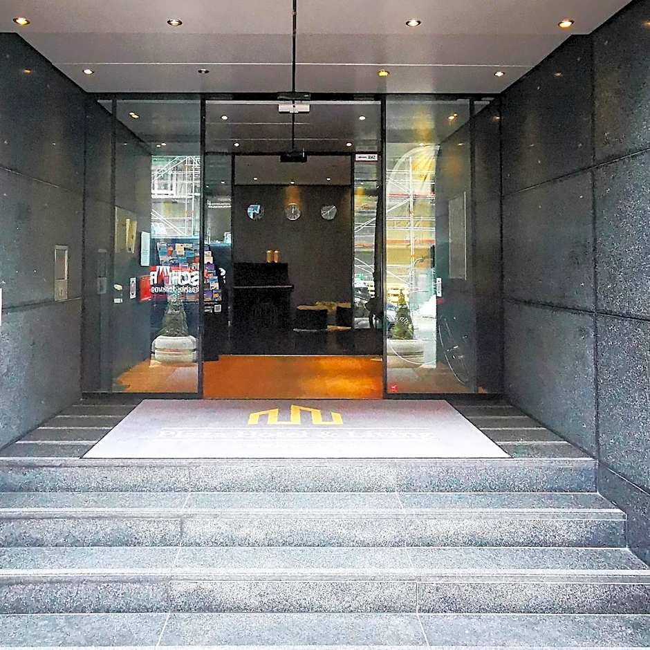 Plaza Hotel & Living Frankfurt