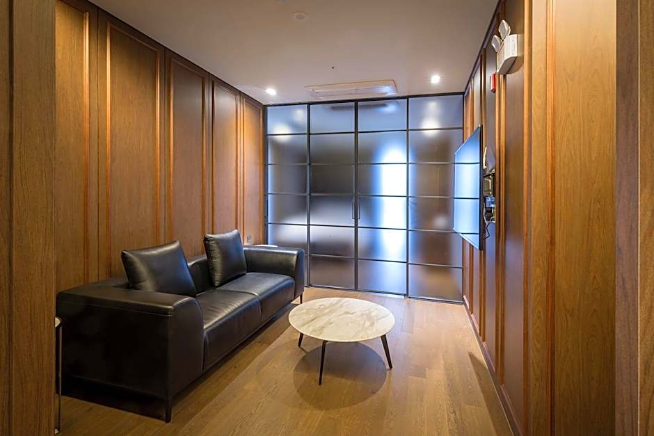 Hotel East9