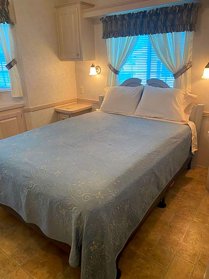 Little Lake Kerr-Maid