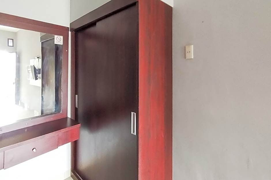 RedDoorz Syariah near Lotte Grosir Medan