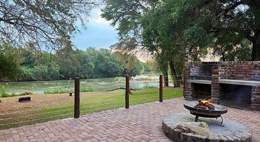 Ekuthuleni River Front Chalets