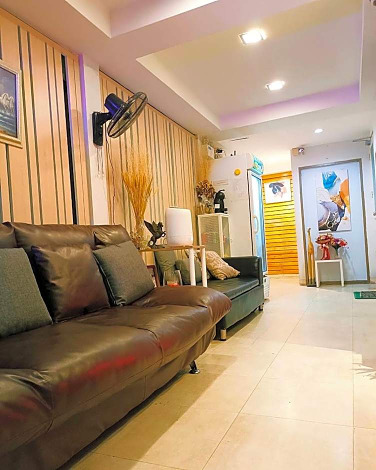 Tim Place - BTS Phra Khanong