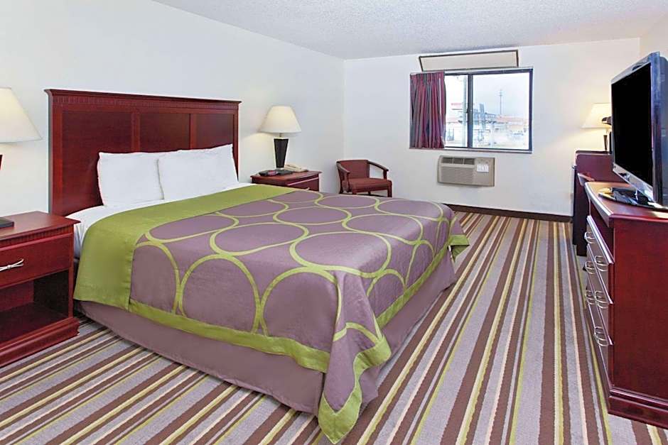 Super 8 by Wyndham Tuscaloosa