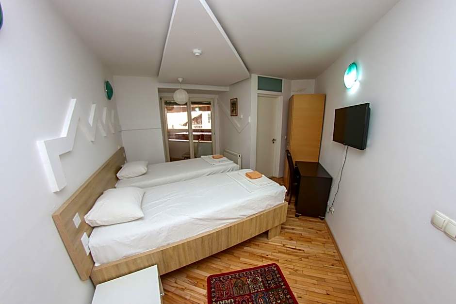 Photo 1 of 14 of 2 Beds