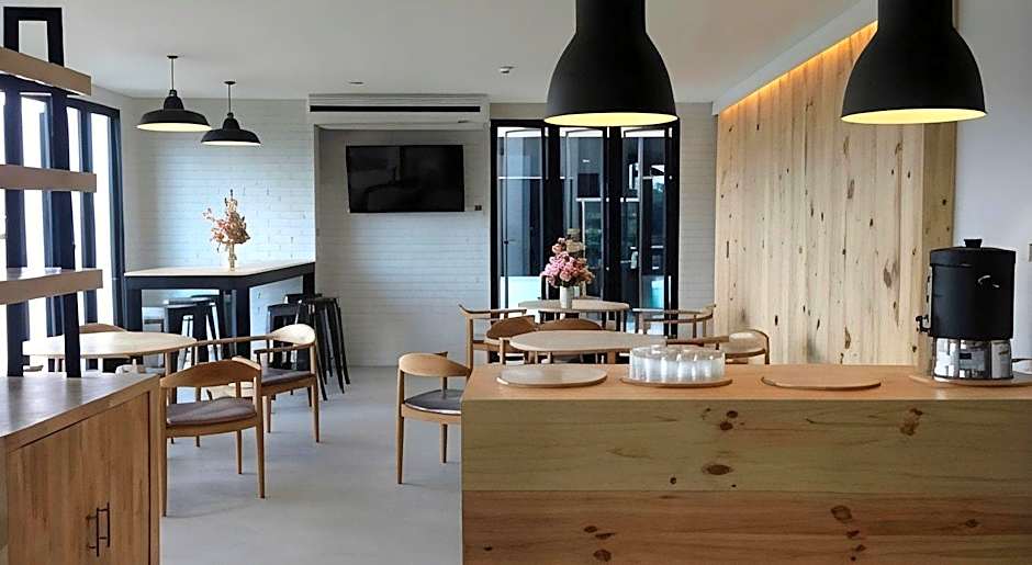 Esy Hotel