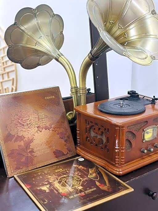 Rini residences 整栋双层排楼适合全家大小居住周边商店商场林立