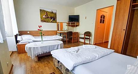 Classic Quadruple Room