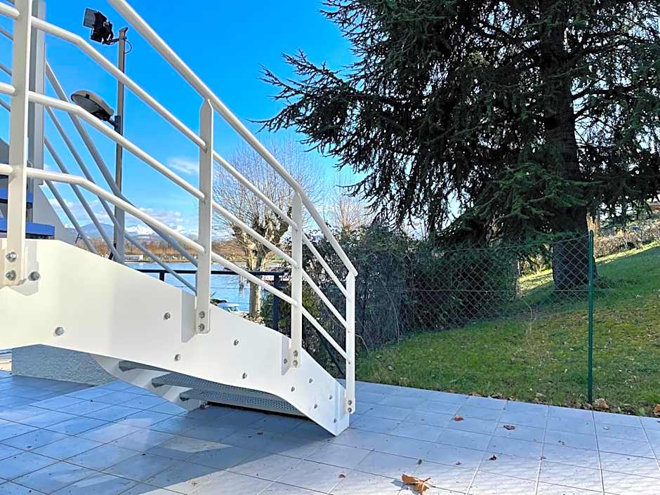 CAMP DE BASE SUR LE LAC DU BOURGET