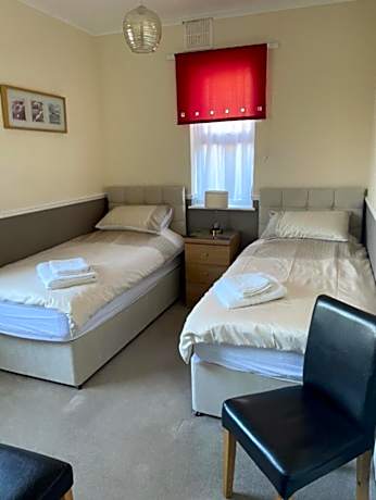 Twin Room with Shower