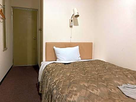 Economy Single Room - Smoking