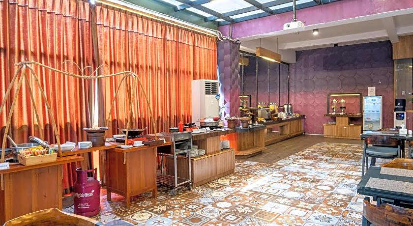 Premiere Hotel Tegal