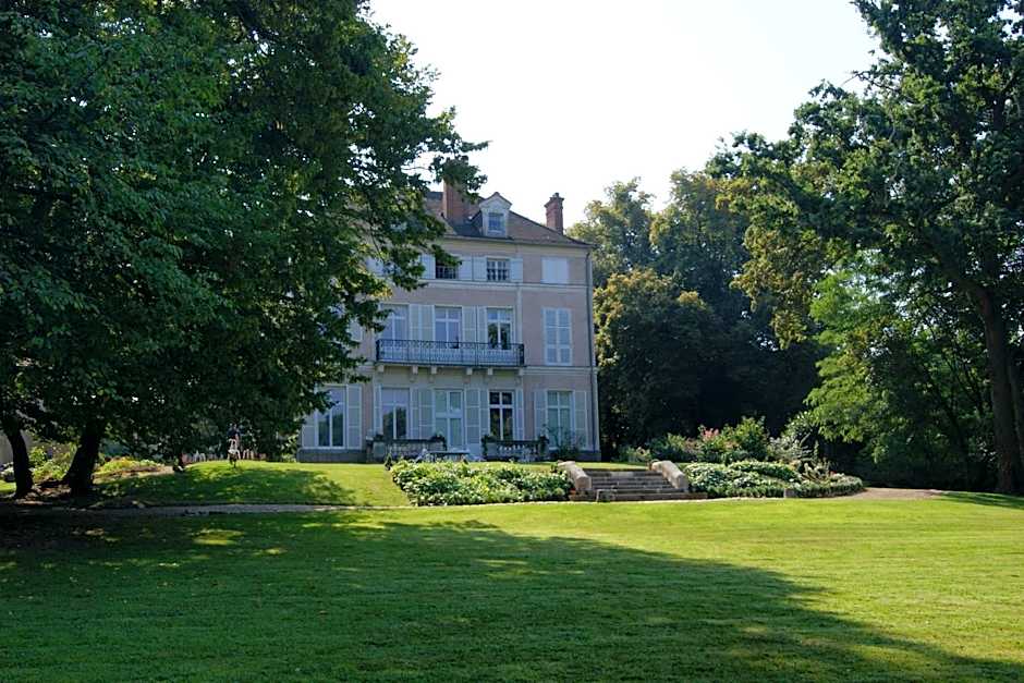 Le Chateau De La Vierge