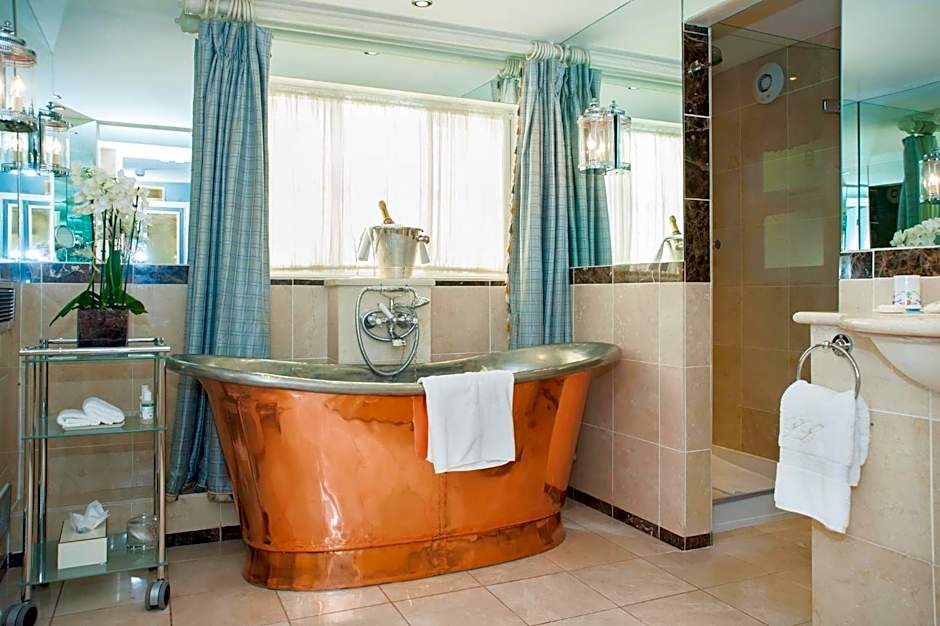 Summer Lodge Country House Hotel