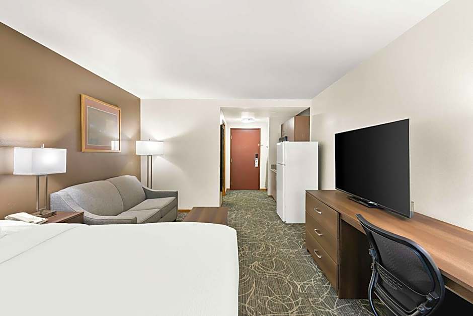 Best Western West Towne Suites