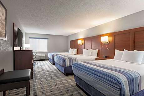 Queen Room with Three Queen Beds - Non-Smoking