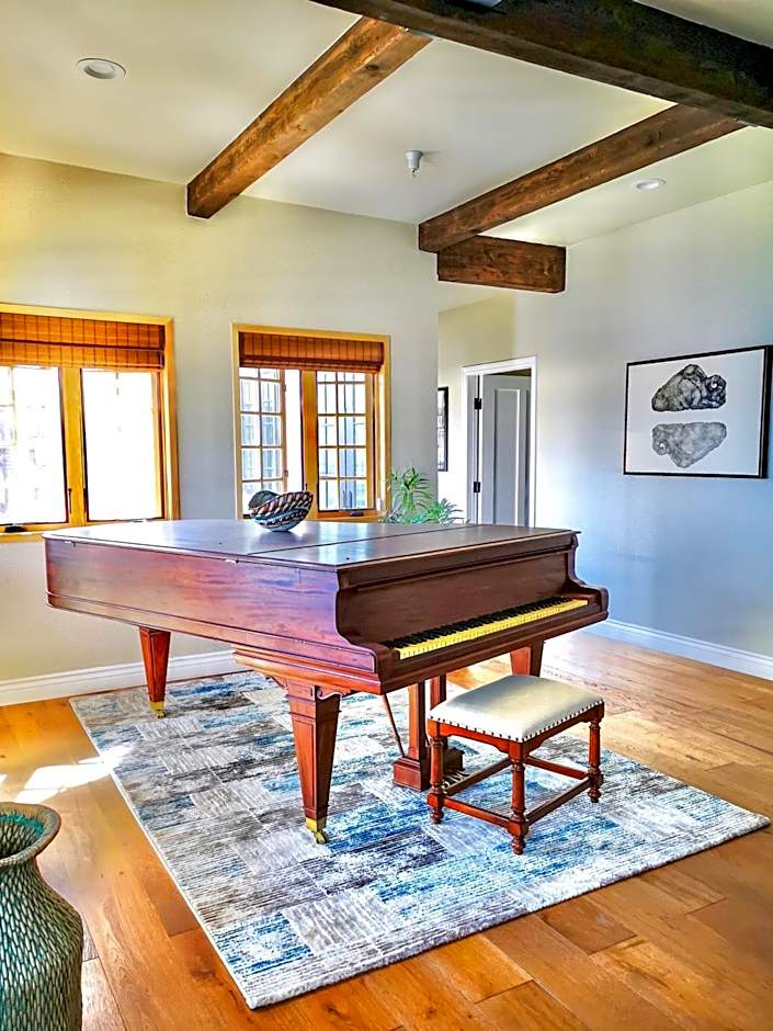 Zane Grey Pueblo Hotel