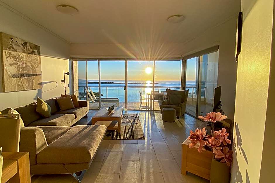 Waves Maroochy River