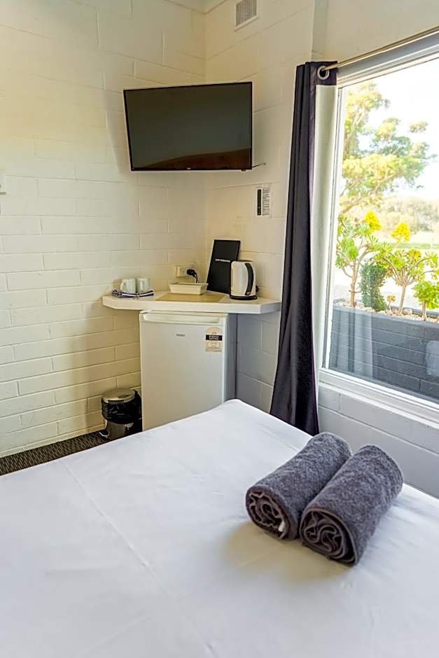 Meningie Waterfront Motel