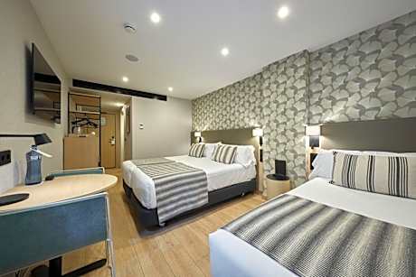 Triple Room with Terrace