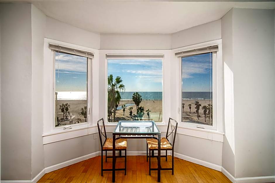 AIR Venice on the Beach