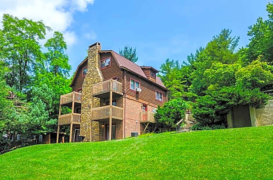 Highland Hills Motel & Cabins