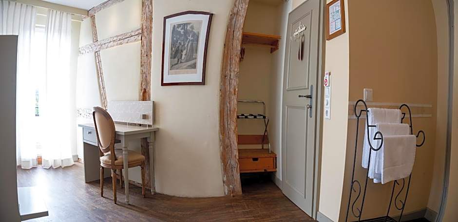 Friedrich von Schiller Hotel