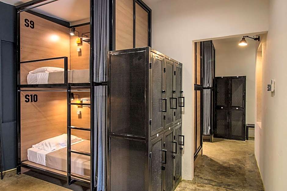 The Brownstone Hostel & Space