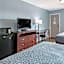 Econo Lodge Inn & Suites Sandusky South